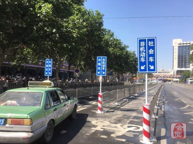 行人等待区出租车专用道郑州火车站地区又有交管新措施